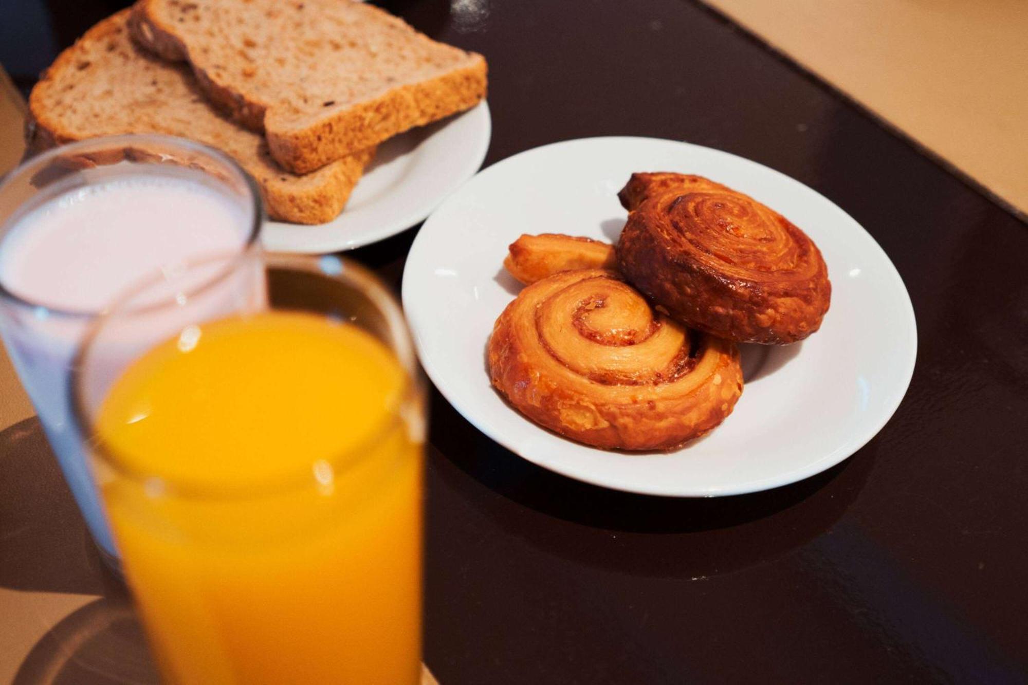 Wyndham Nordelta Tigre - Buenos Aires Exterior foto A typical breakfast in the Czech Republic